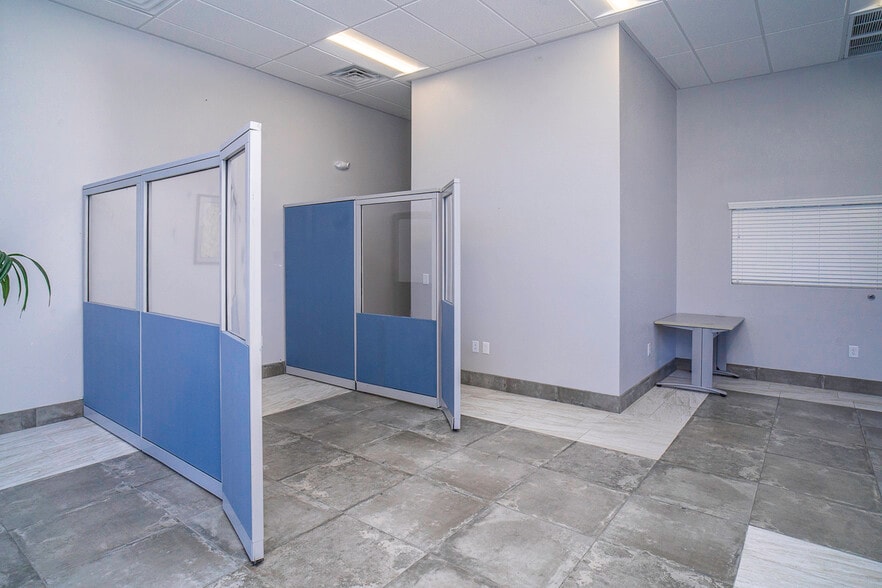 More Photos Of 6807 Ponderosa Way, Las Vegas Office For Lease