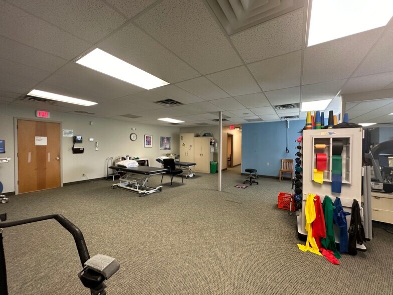 More Photos Of 39000 Center Ridge Rd, North Ridgeville Medical For Sale