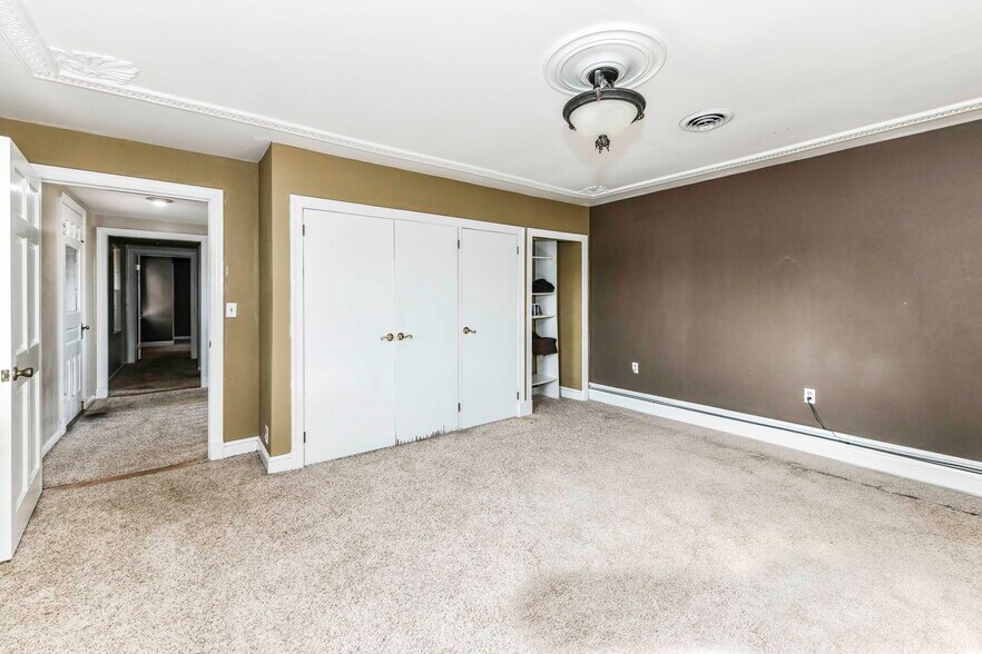 More Photos Of 173 Main St, Stanardsville Flex For Sale