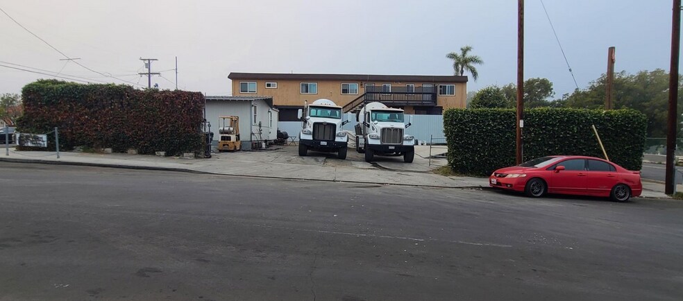 Primary Photo Of 3790 Clinton St, San Diego Contractor Storage Yard For Sale