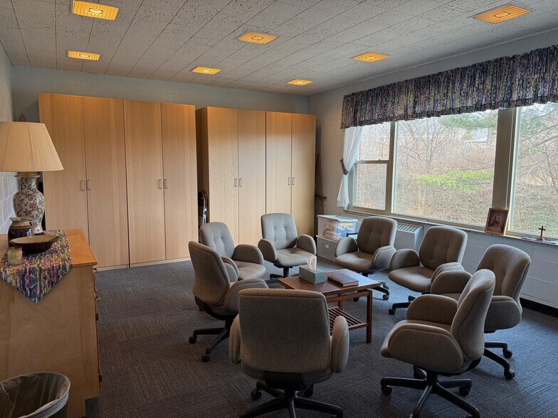 More Photos Of 21 Cromwell Rd, Cincinnati Religious Facility For Sale