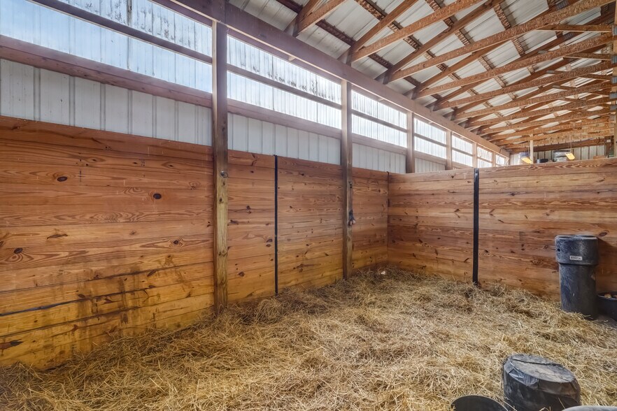 More Photos Of 1262 Fitzpatrick Rd, Auburn Specialty For Sale