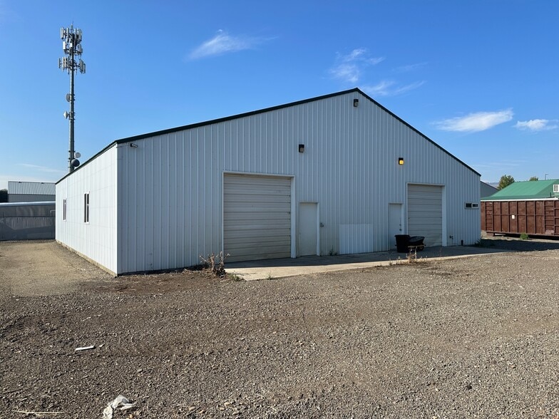 Primary Photo Of 10701 S Walton Rd, Island City Light Manufacturing For Lease