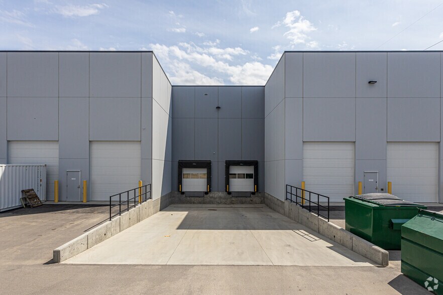 More Photos Of Element Business Ctr, Edmonton Service For Sale