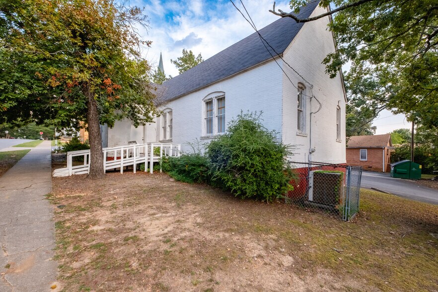 More Photos Of 4401 Woodlawn Dr, Little Rock Religious Facility For Sale