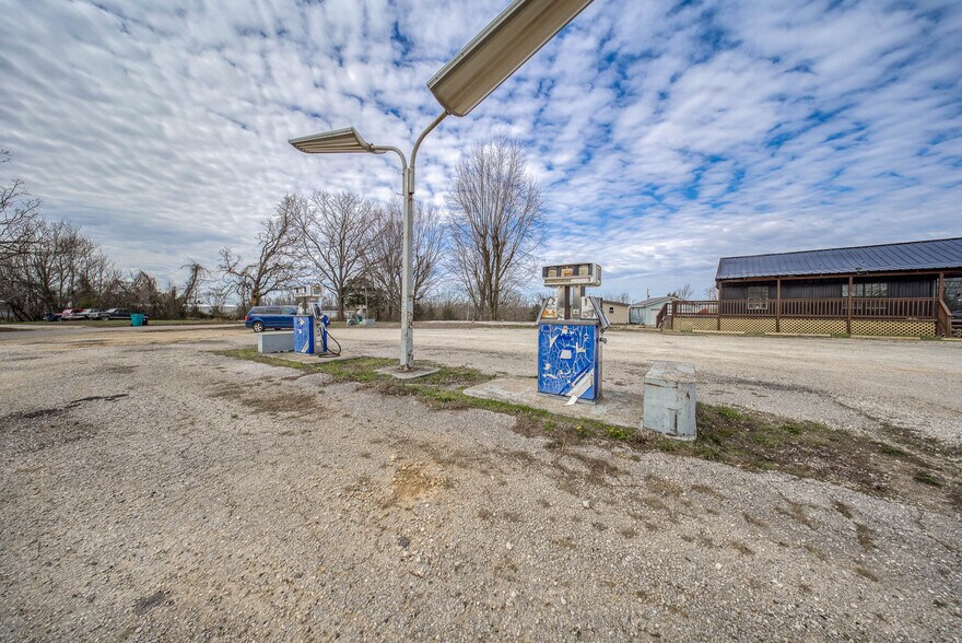More Photos Of 17475 S US Highway 63, Rolla General Retail For Sale