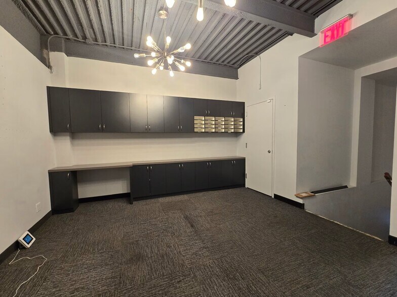 More Photos Of 2409-2411 41st Ave, Long Island City Loft Creative Space For Lease