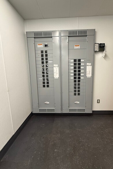 More Photos Of 300 Snelling Ave S, Saint Paul Storefront Retail Office For Lease