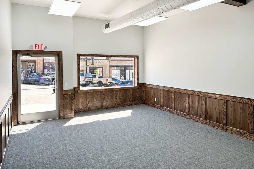 More Photos Of 166 Main St, Springfield Office For Sale