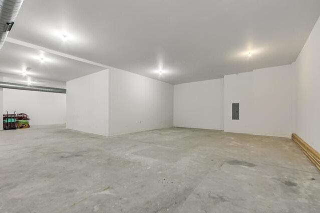 More Photos Of 1321 Western ave, Chicago General Retail For Sale