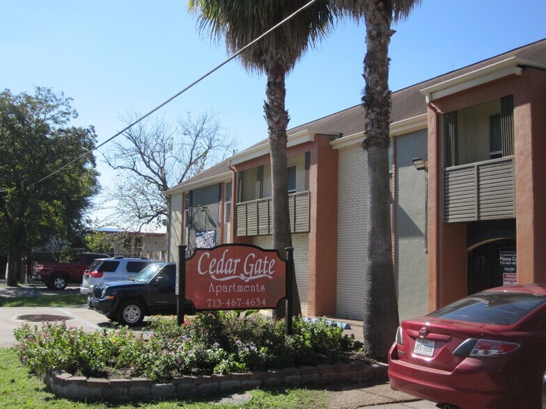 Primary Photo Of 1325 Cedar Post Ln, Houston Apartments For Sale