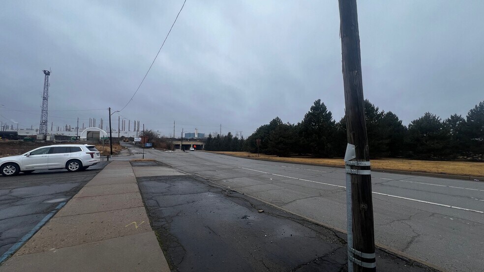 More Photos Of 10531 Wren St, Dearborn Bar For Sale