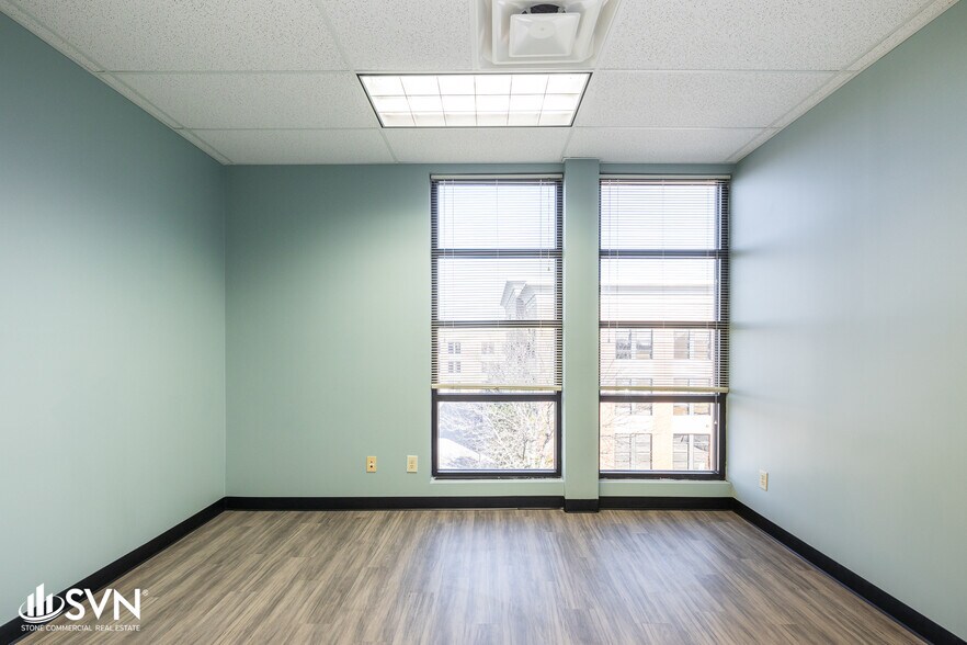 More Photos Of 1050 Monarch St, Lexington Office For Lease