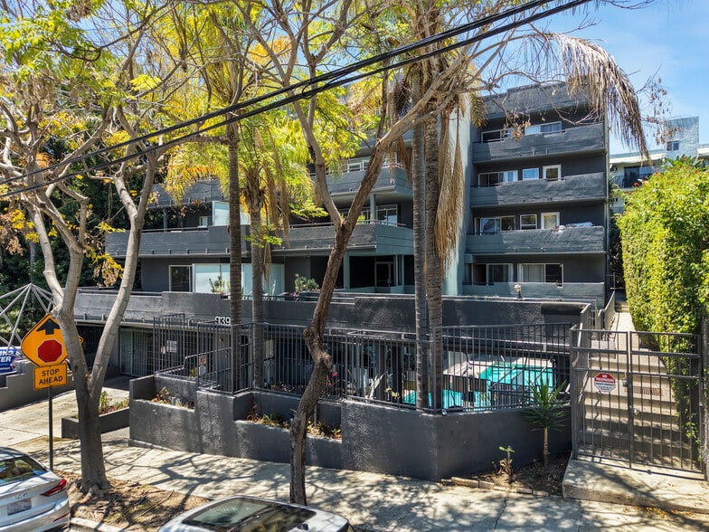 More Photos Of 939 Palm Ave, West Hollywood Apartments For Sale