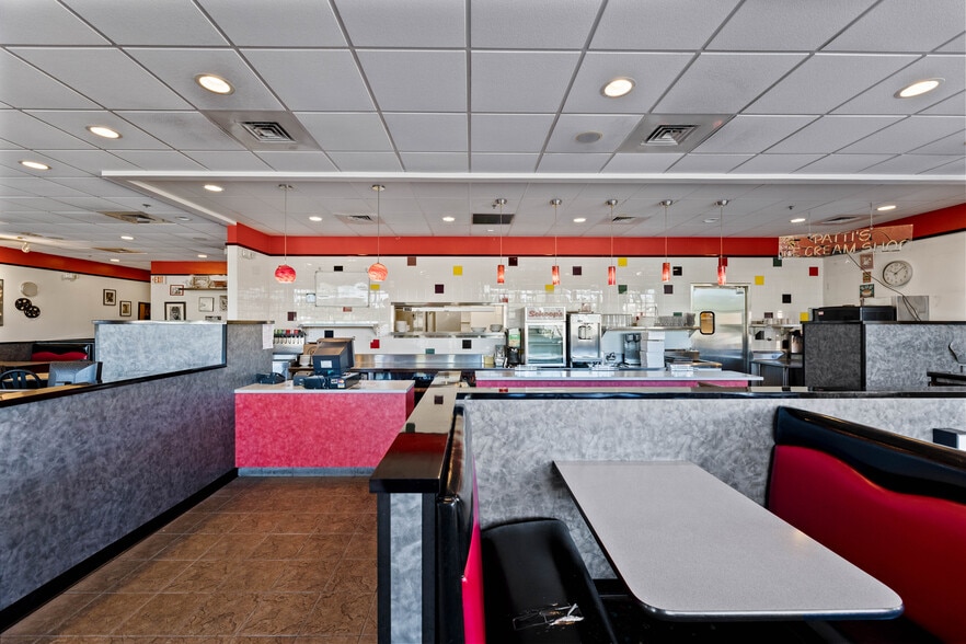 More Photos Of 5701 W Monee Manhattan Rd, Monee Freestanding For Lease
