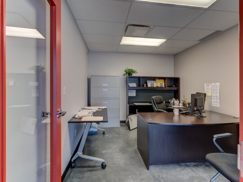 More Photos Of 7005 44 St, Lloydminster Unknown For Lease