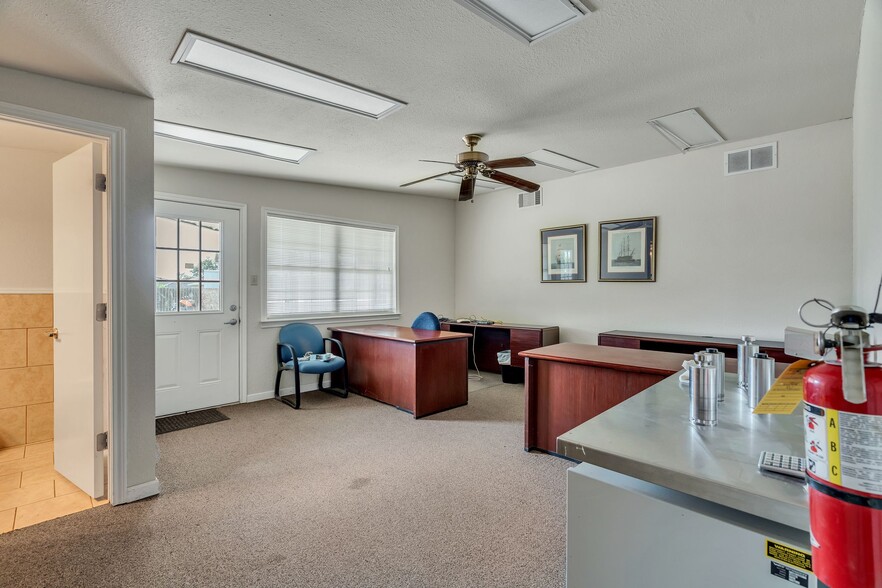 More Photos Of 4520 Keller Hicks Rd, Keller Self Storage For Lease