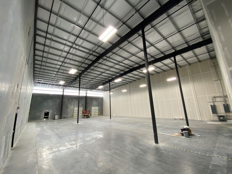 More Photos Of 1003 E Airtex Dr, Houston Unknown For Lease