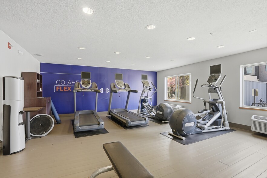 More Photos Of 10680 S Auto Mall Dr, Sandy Hotel For Sale