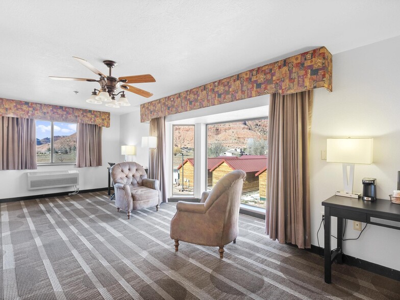 More Photos Of 815 E Hwy 89, Kanab Hotel For Sale