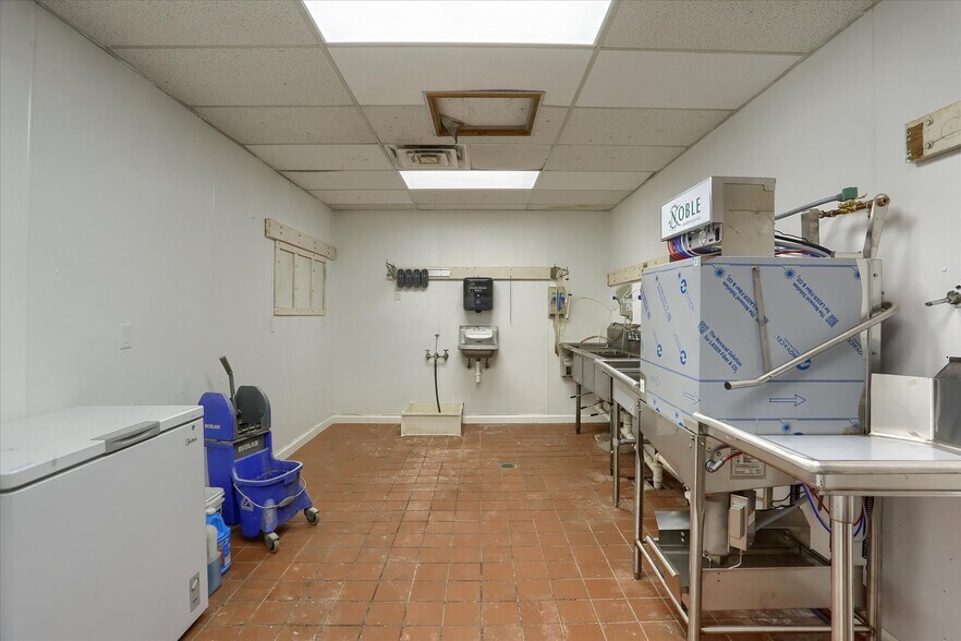 More Photos Of 5948 Linglestown Rd, Harrisburg Restaurant For Sale