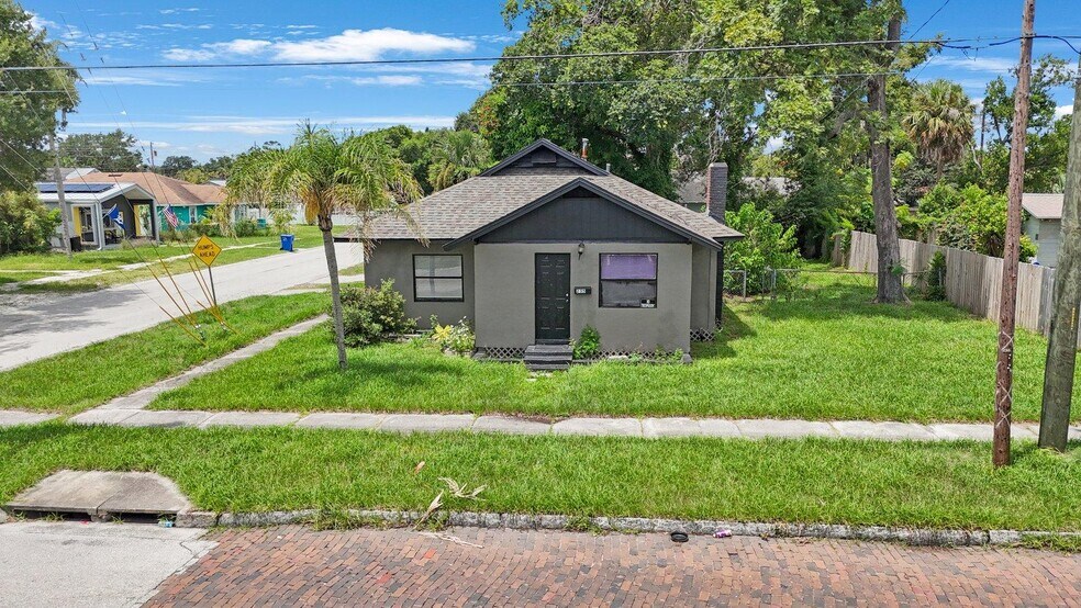 More Photos Of 1357 Overlea St, Clearwater Specialty For Sale