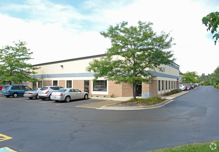 More Photos Of 30W100-30W114 Butterfield Rd, Warrenville Manufacturing For Lease