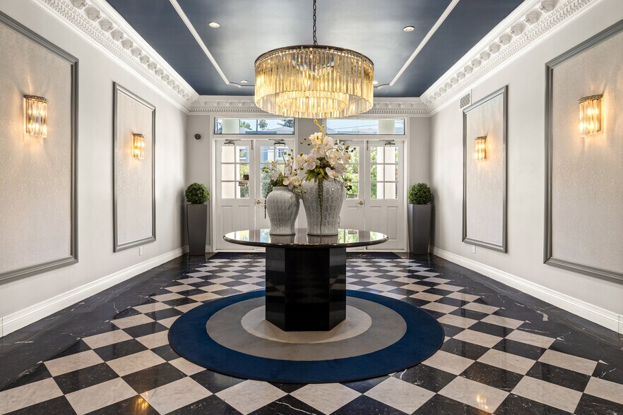 More Photos Of 20501 Ventura Blvd, Woodland Hills Office For Lease