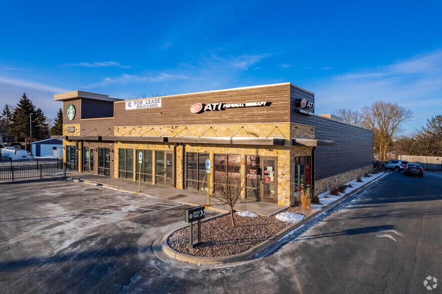 More Photos Of 2230 Main St, Green Bay Storefront Retail Office For Lease