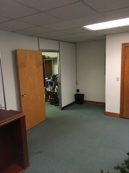 More Photos Of 80 Worcester St, North Grafton Storefront Retail Office For Lease