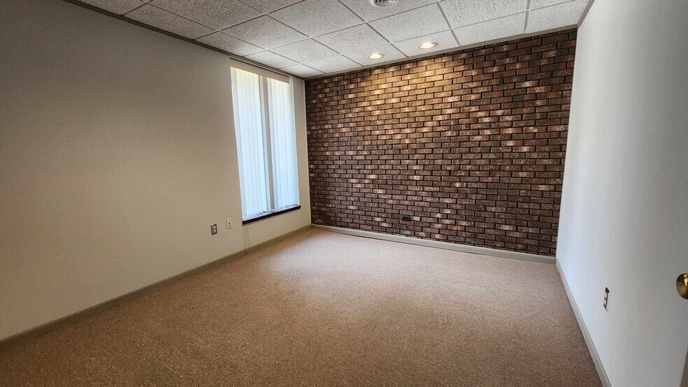 More Photos Of 25614-25616 Jefferson Ave, Saint Clair Shores Office For Lease