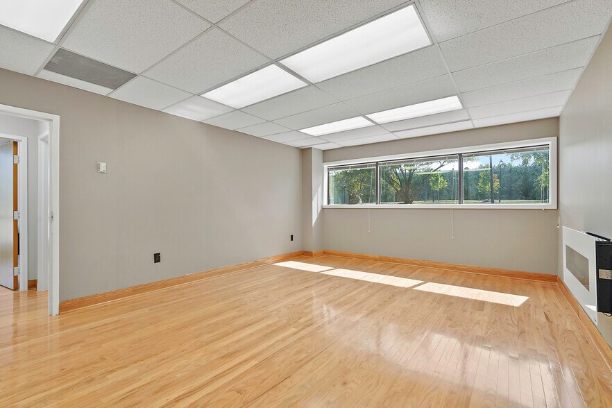 More Photos Of 131 Elden St, Herndon Medical For Lease