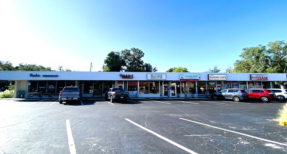 More Photos Of 3201-3213 Manatee Ave W, Bradenton Storefront For Lease