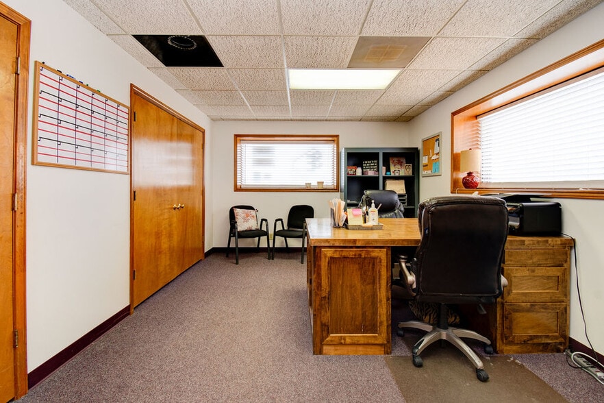 More Photos Of 4414 Avenue A, Lubbock Warehouse For Lease