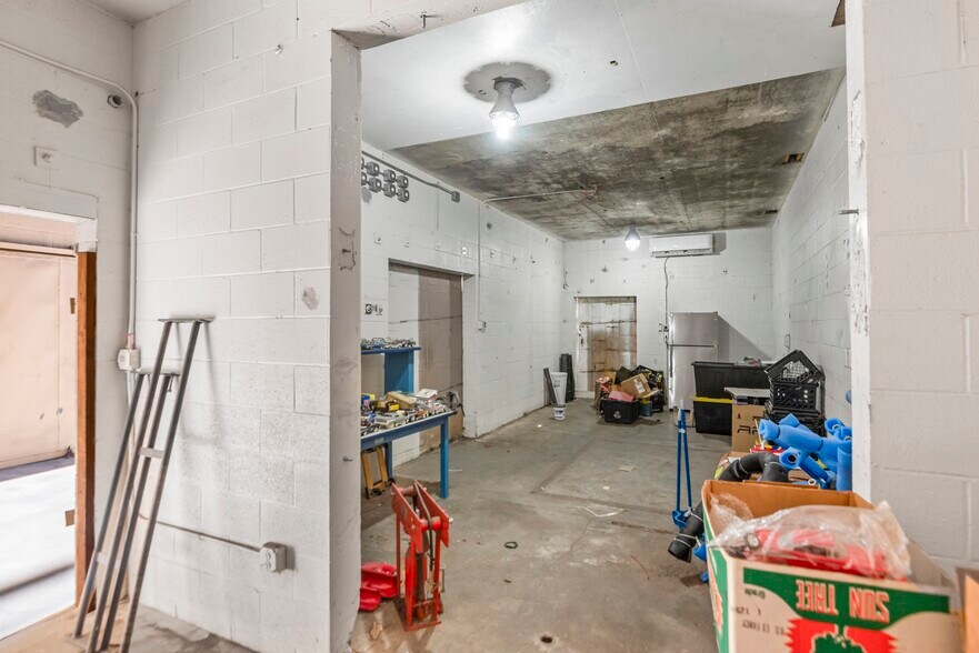 More Photos Of 585 W Hedding St, San Jose Service For Sale