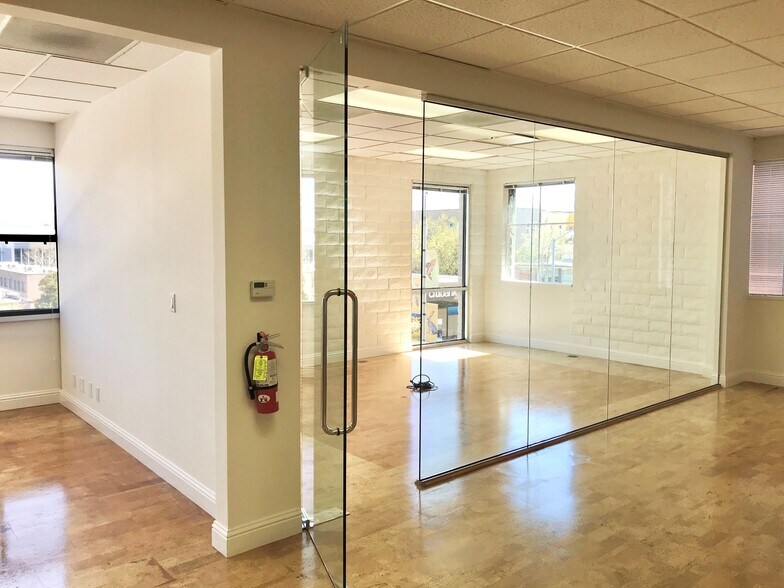 More Photos Of 480 S California Ave, Palo Alto Loft Creative Space For Lease
