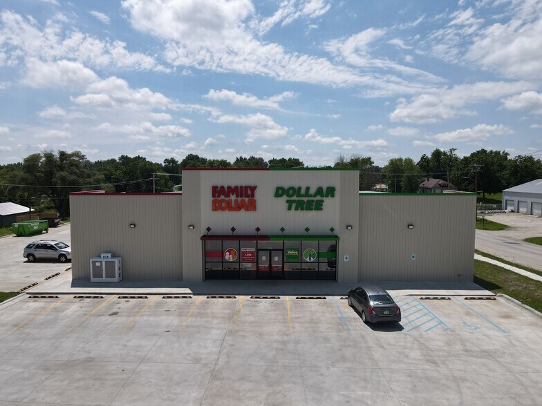 More Photos Of 2117 Main St, Unionville Freestanding For Lease