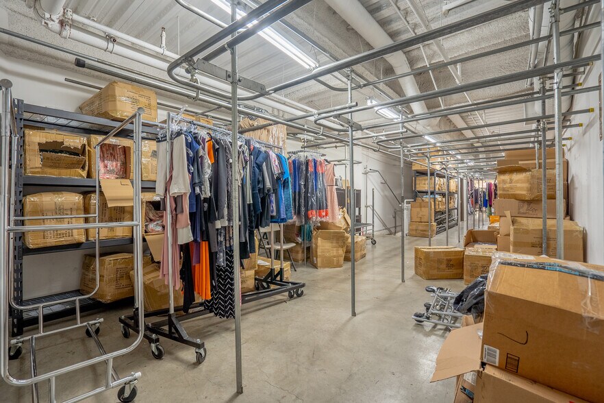 More Photos Of 747 E 10th St, Los Angeles General Retail For Sale