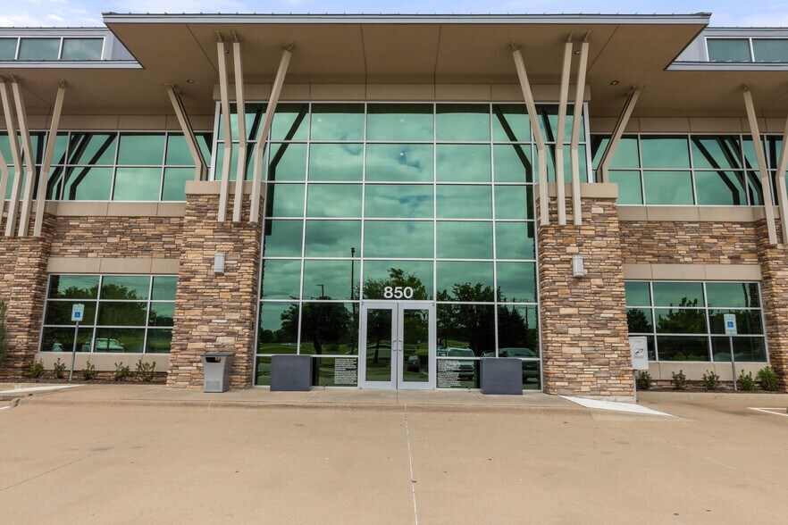More Photos Of 950 E State Highway 114, Southlake Unknown For Lease