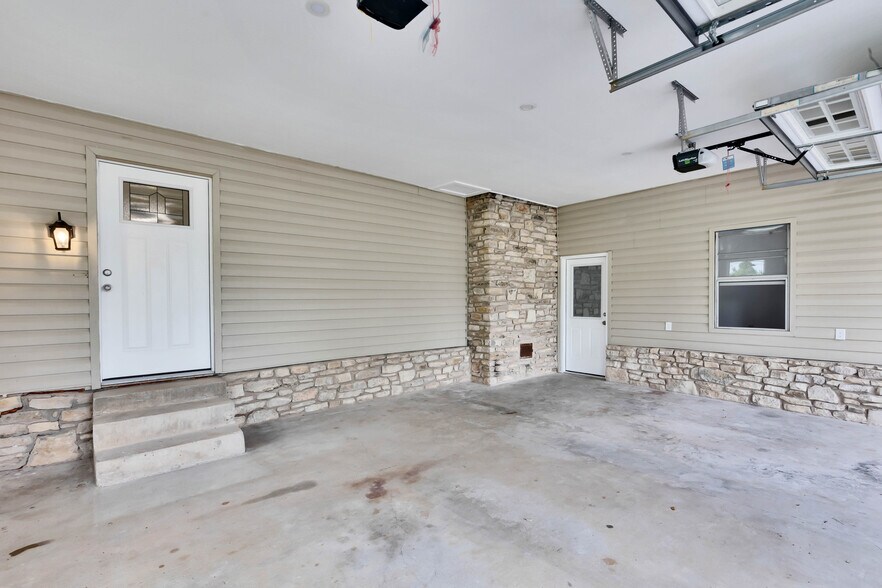 More Photos Of 101 Retha Dr, Dripping Springs Specialty For Sale