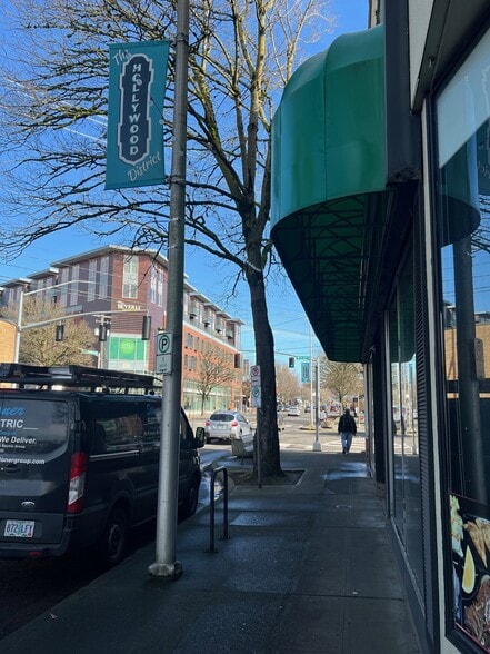 More Photos Of 4240-4246 NE Sandy Blvd, Portland Storefront Retail Office For Lease