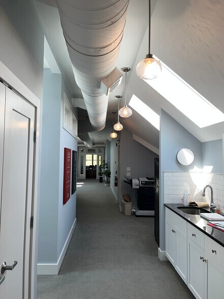 More Photos Of 64 Wall St, Madison Office Residential For Lease