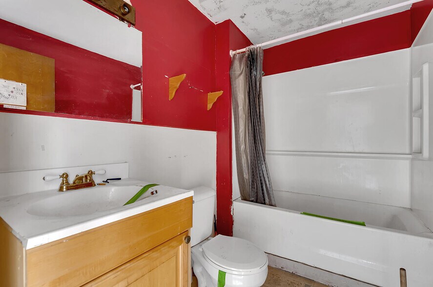 More Photos Of 2422-2426 S Park Ave, Buffalo Bowling Alley For Sale