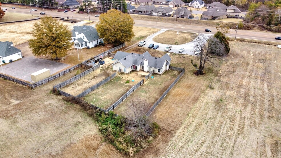 More Photos Of 5165 Getwell Rd, Southaven Office For Sale