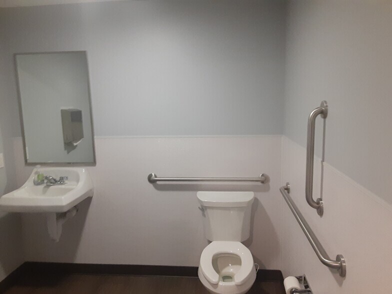 More Photos Of 4774 Old William Penn Hwy, Murrysville Medical For Lease