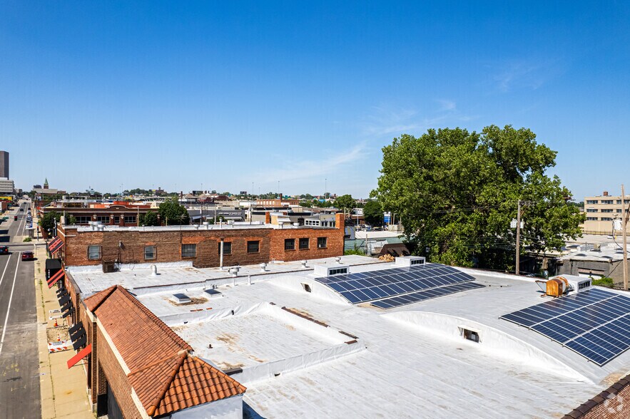 More Photos Of 1813-1831 Holmes St, Kansas City Light Distribution For Sale