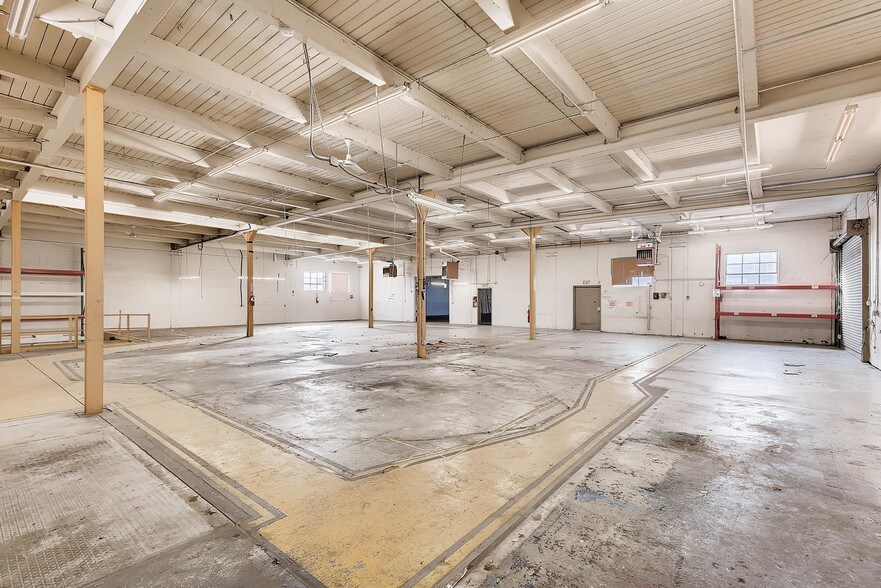 More Photos Of 1520 W 13th Ave, Denver Warehouse For Lease