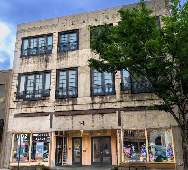 More Photos Of 217 Broad St, Kingsport Storefront Retail Office For Sale