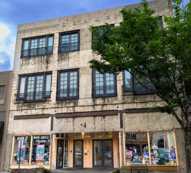 More Photos Of 217 Broad St, Kingsport Storefront Retail Office For Sale