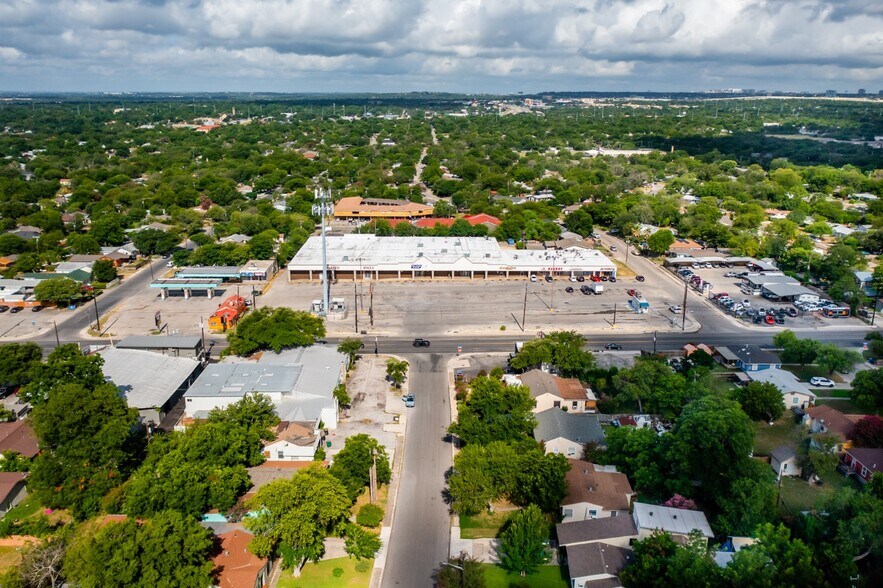 More Photos Of 3719-3815 Blanco Rd, San Antonio Storefront For Sale